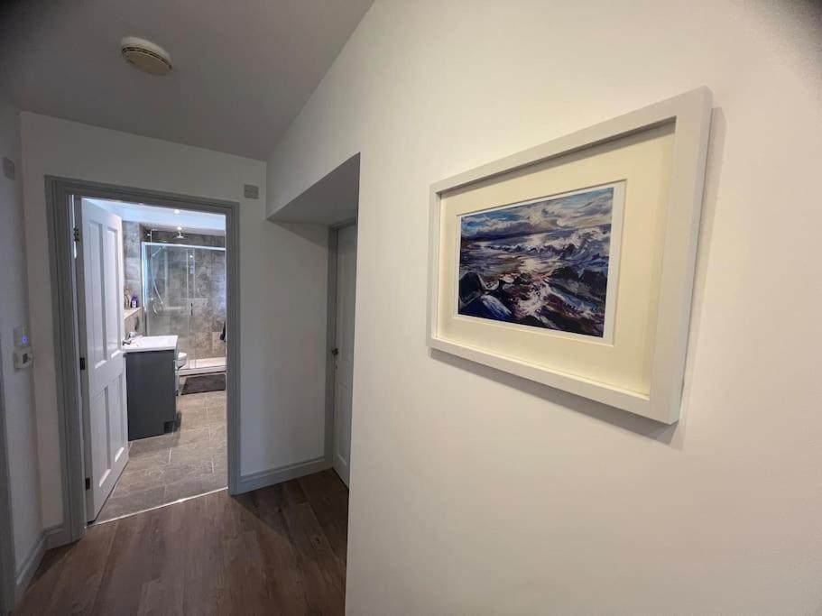 Self-Contained Ensuite Double Or Twin Bedroom In Pentir 威尔士班戈 外观 照片